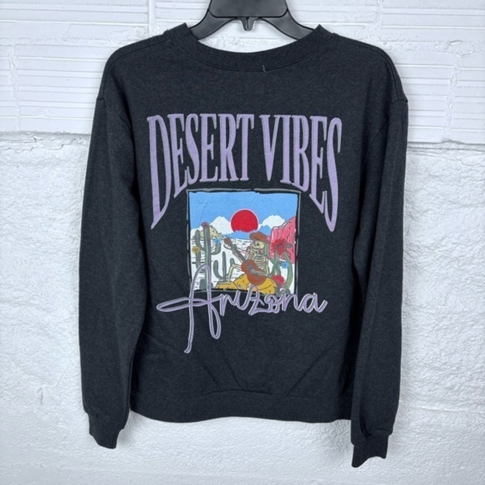 NWOT CALL YOUR MOM gray crewneck fleece ARIZONA DESERT VIBES western sweater M